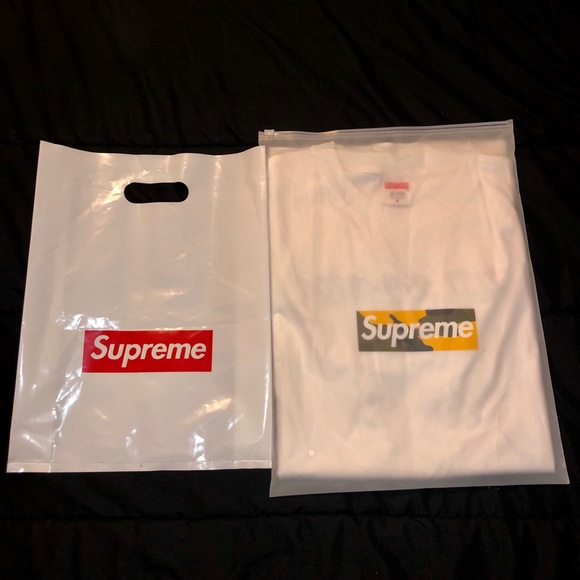 Supreme Brooklyn Camo Tee - Picture 6 of 6